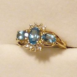 10k Yellow Gold Blue Topaz & Diamond Ring Size 4.5