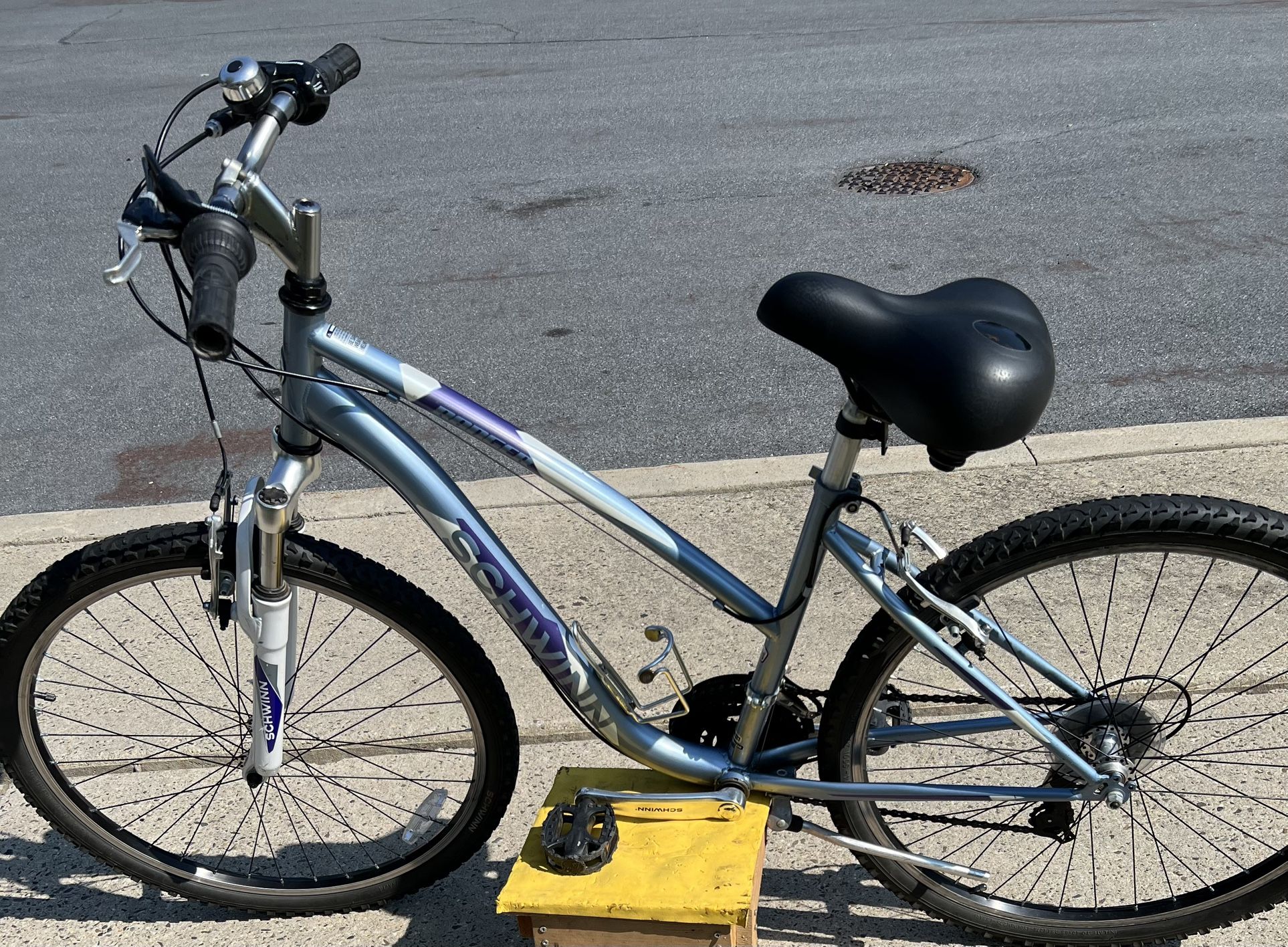 Women’s 26” Schwinn blue Ranger in decent shape $150 or best offer