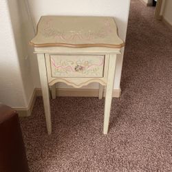 End Table  Vintage. 