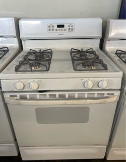 🔥 Hotpoint 30” Gas Range – White – $380
