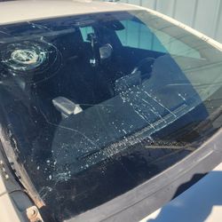 VENDO PARABRISAS 