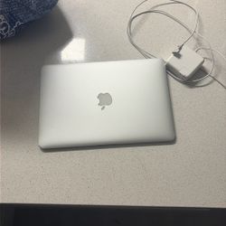 Macbook 13.3 