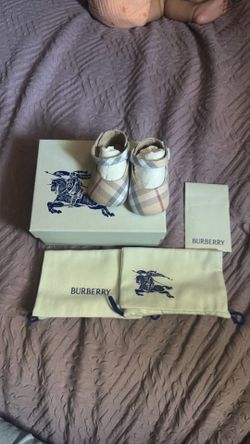 Brand new Burberry shoes size 15/0-3 months