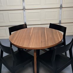 42" Wooden Round Dining Table and 4 Chairs