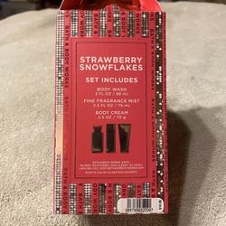 Bath and Body Works Strawberry Snowflakes Gift Set Plus Bonus Room Spray NEW