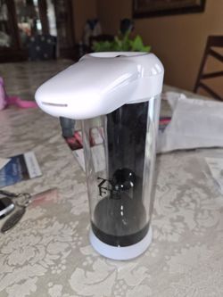 No touch foaming soap dispenser