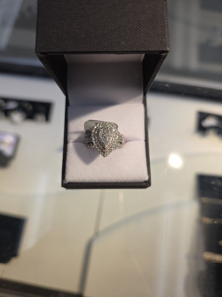 White Gold Ring With Diamond