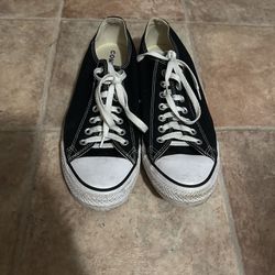 Converse Size 9 Men’s $25