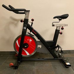 Sunny Health & Fitness Indoor Cycling Bike - Like New!