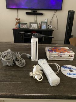 Nintendo Wii Sports Resort Bundle 