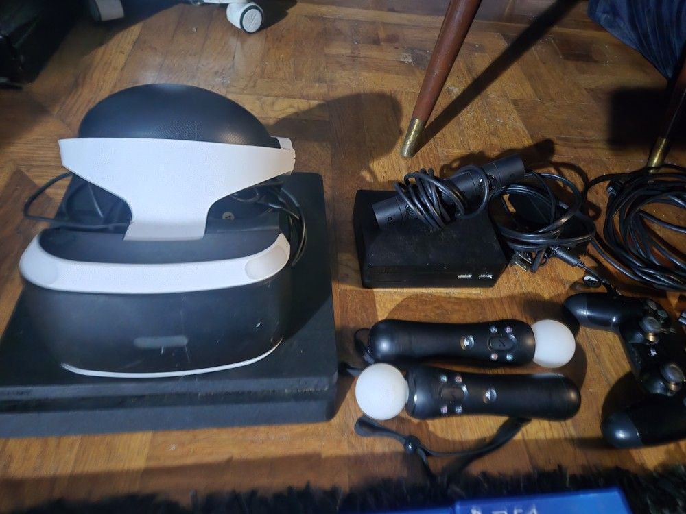PS4 + VR BUNDLE +12 GAMES