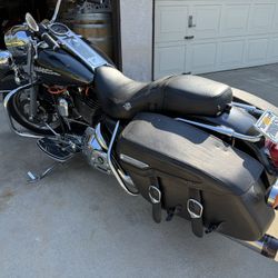 Harley Davidson Road King Classic Motorcycle 