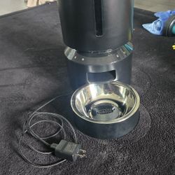 Automatic pet feeder for dog and cat food - wifi enabled