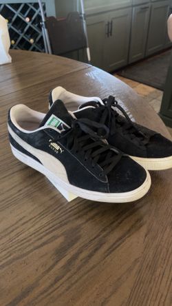 classic Suede Pumas
