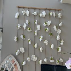 Flower Drop Wall Decor