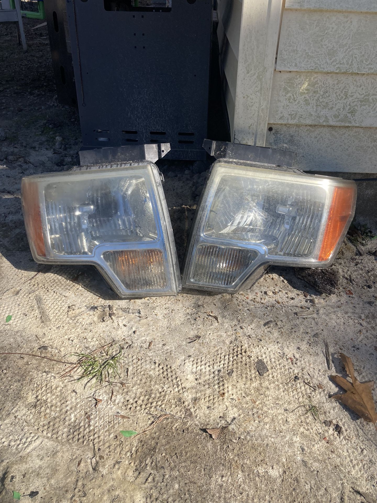 Headlights 09-14 Ford F-150