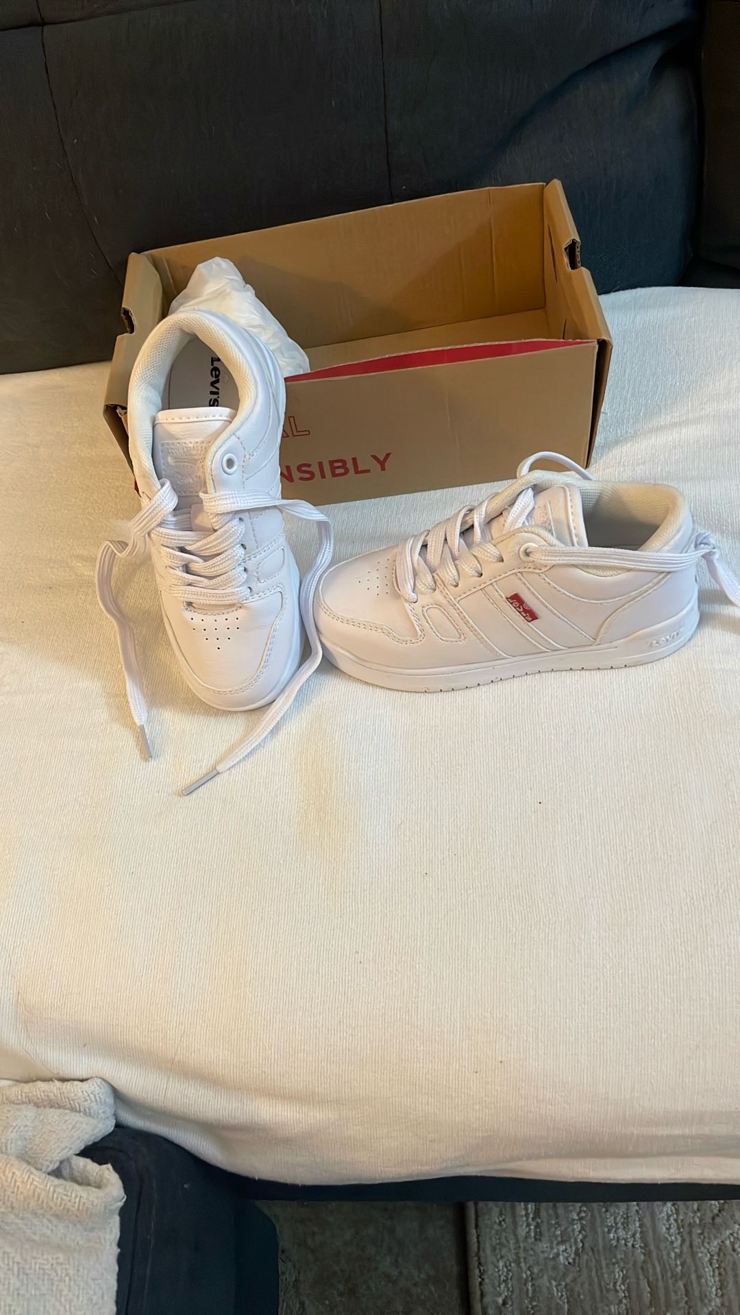 Levi ‘s Brand New Tennar Shoe For Kids Size 11