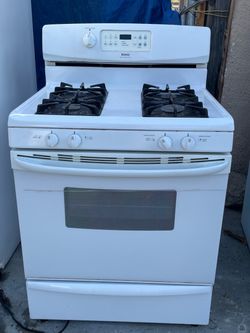 Gas stove top burner s need to be light up with a lighter  oven works great Estufa de gas con orno quemadores de arriba se prenden con ensendedor