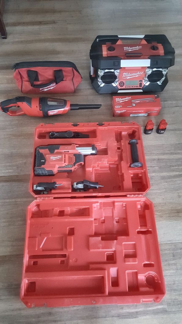 Milwaukee Tool Set for Sale in Seattle, WA OfferUp