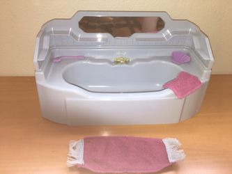 Cindy Doll’s Bathtub