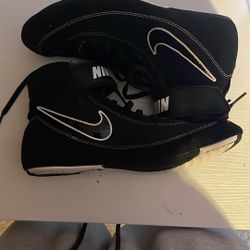 Size 8 Men’s Nike Speedsweep7 Wrestling shoes