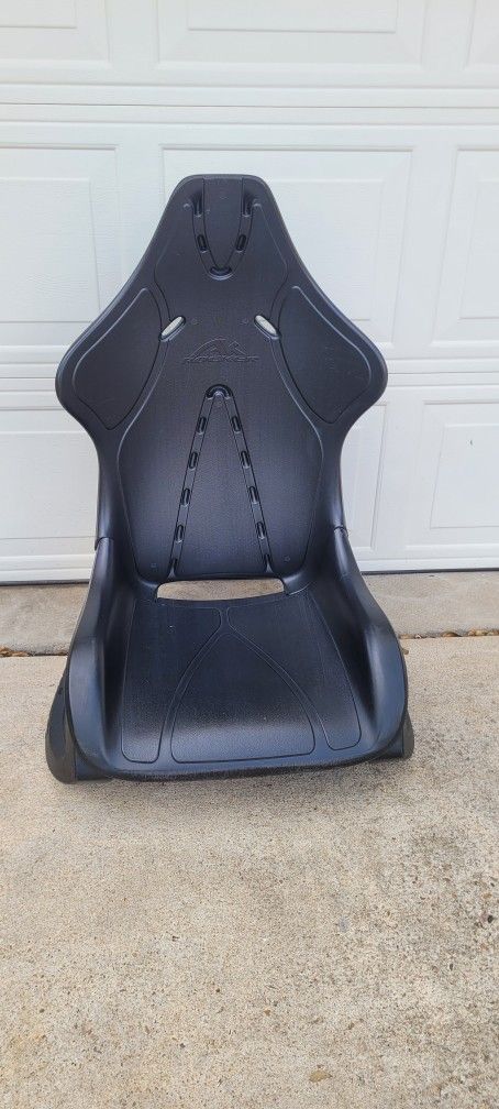* AK ROCKER GAMING CHAIR