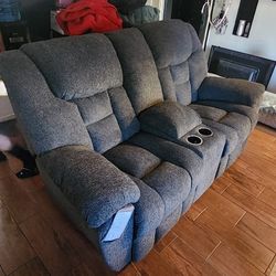 Loveseat Ashley Forniture