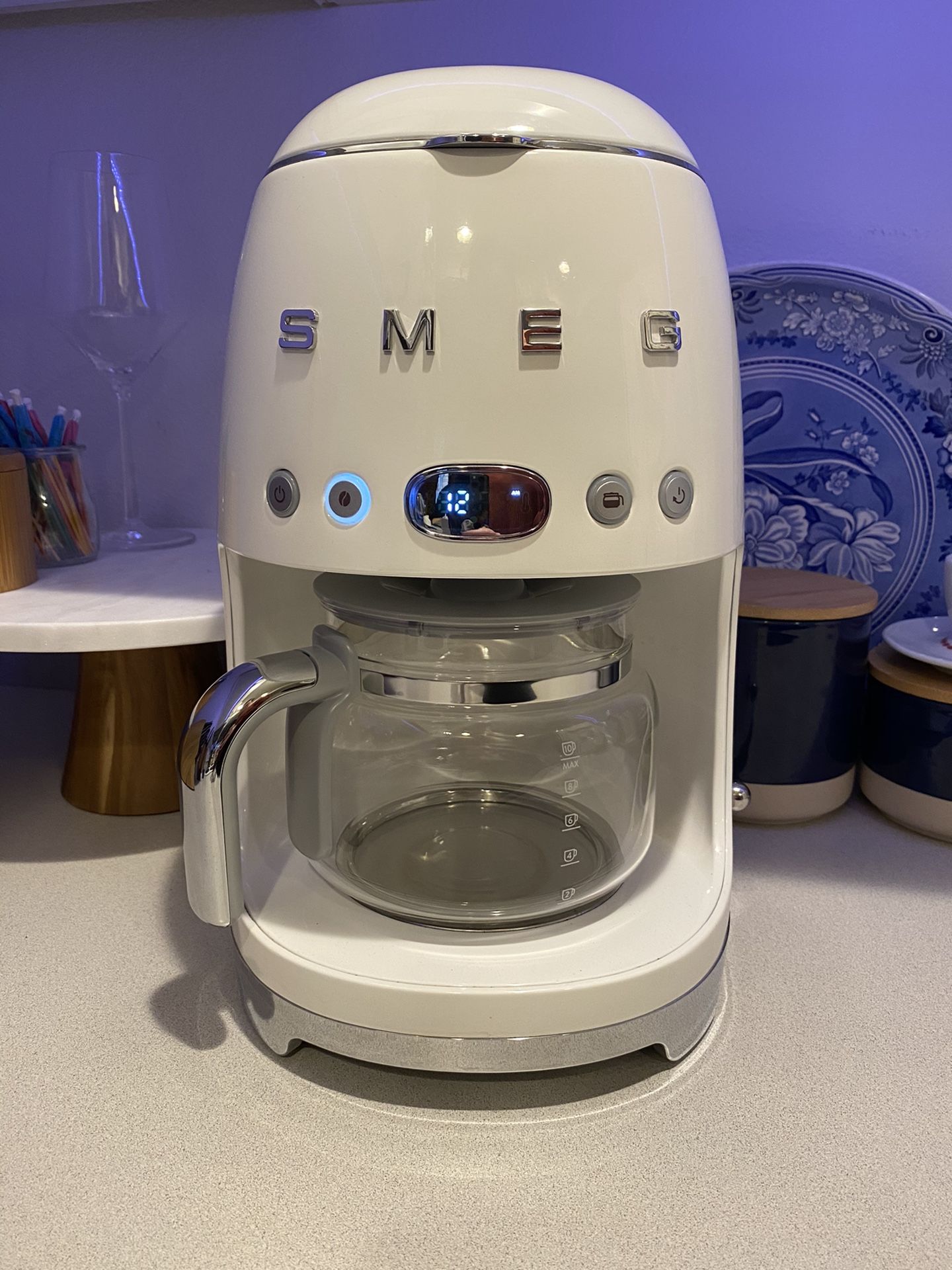 Smeg 10-Cup Coffee Maker (White)