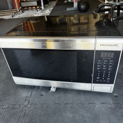 Frigidaire Counter Top Microwave