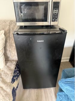 Galanz Mini Fridge – Black – Works Great for Dorm, Apartment, or Office