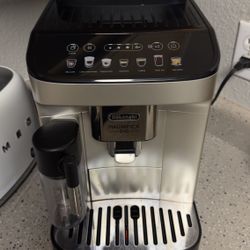 De'Longhi De’Longhi Magnifica Evo Automatic Espresso & Cappuccino Machine with Latte Crema System