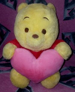 Disney - Winnie the Pooh Stuffed Animal