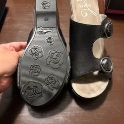 Women’s Dansko Size 41 (sz 10.5-11) Wedge Sandal
