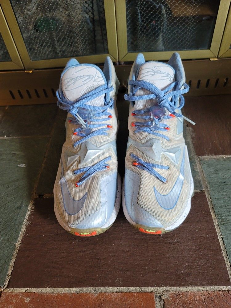 Lebron 13 Christmas 