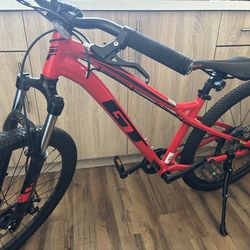GT stomper pro 26 mountain bike