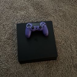 PlayStation 4 (1TB)