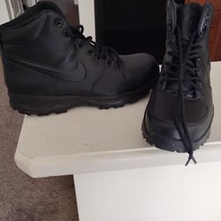 Nike ACG Boots Size 10