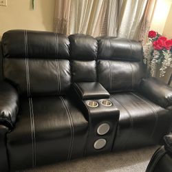 Brand New Black Leather Recliner Couches With Stereo
