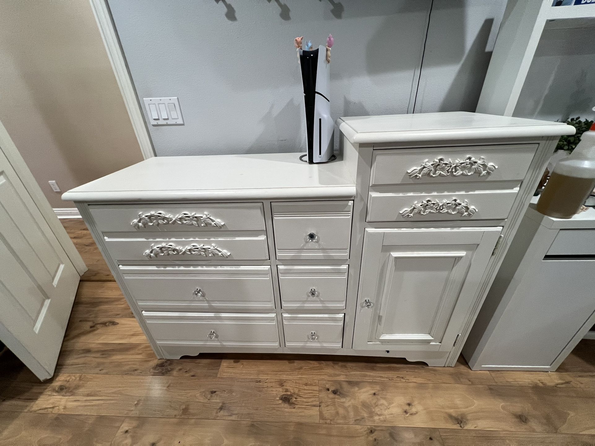 Vintage-wood Changing Table/dresser