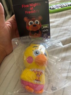 Five nights at Freddy’s mini plush blind box chica