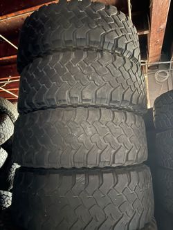 Vendo 285/70/R17 las 4 llantas falkem las 4 por $200