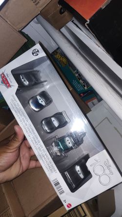 Disney cars  /hot  wheels