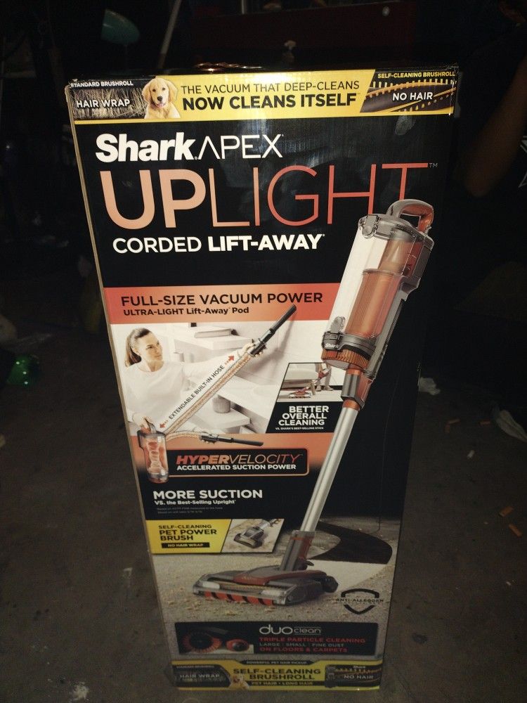 Shark Apex Uplight Vaccum