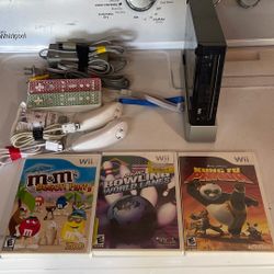Wii Nintendo Bundle