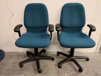 Steelcase Sensor 458 Chair in Green โ $150