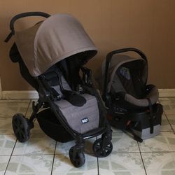 LIKE NEW BRITAX B AGILE LIGHT WEIGHT TRAVEL SYSTEM STROLLER CAR SEAT AND BASE TWO CAR SEATS ADAPTER INCLUDED!!!!!