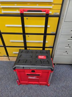 Milwaukee packout rolling cabinet