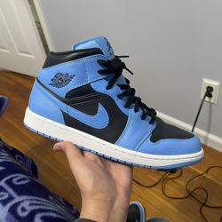 Jordan 1 Mid University Blue Size 13