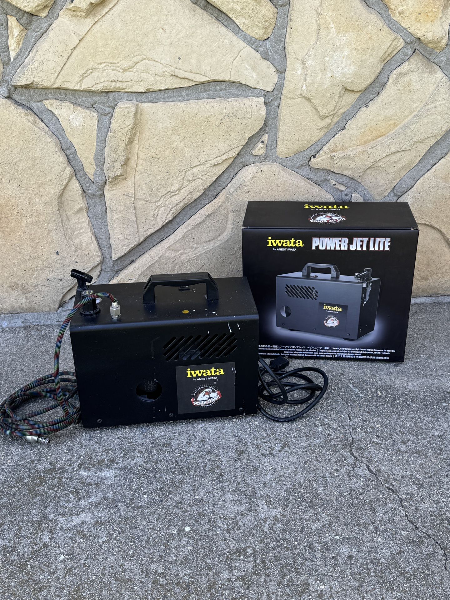 Iwata Power Jet Lite airbrush compressor