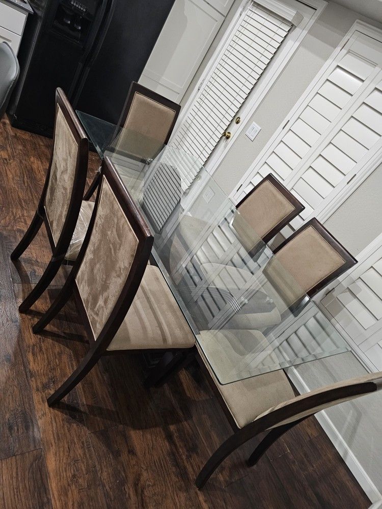 Glass Table  and  6 Chairs 